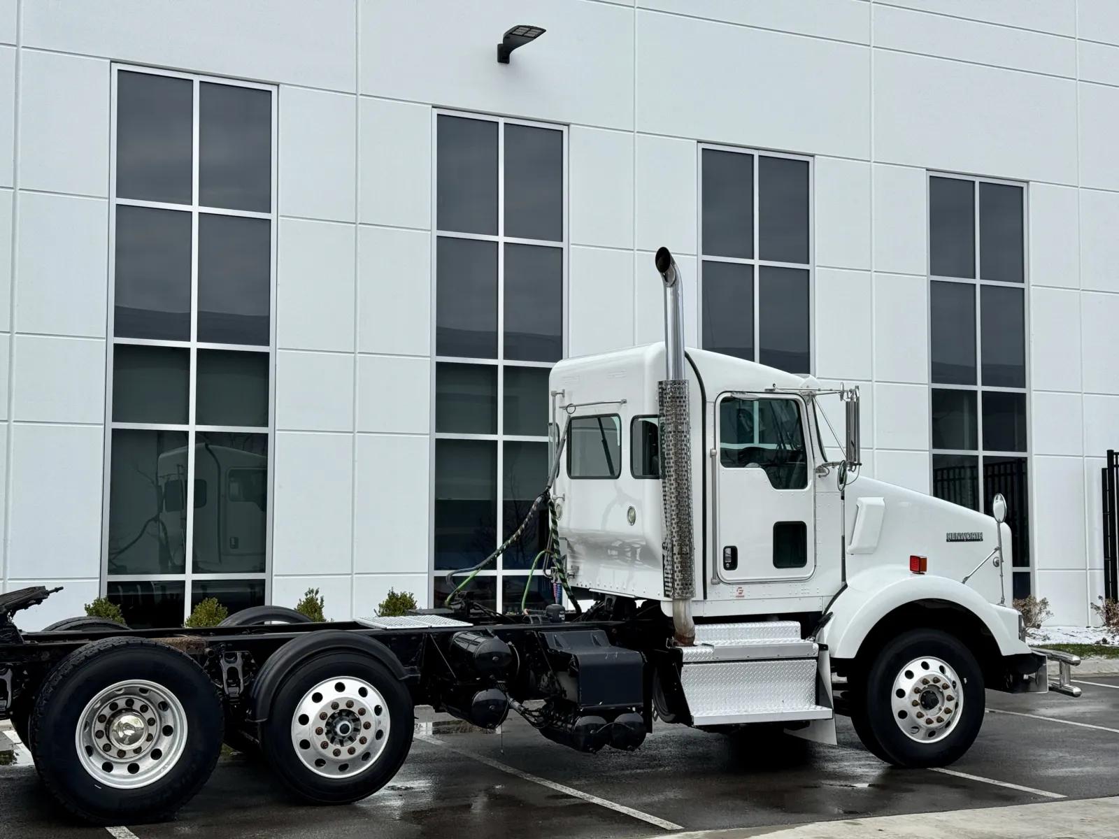 2019 Kenworth T800 in New Lenox, IL — photo 7