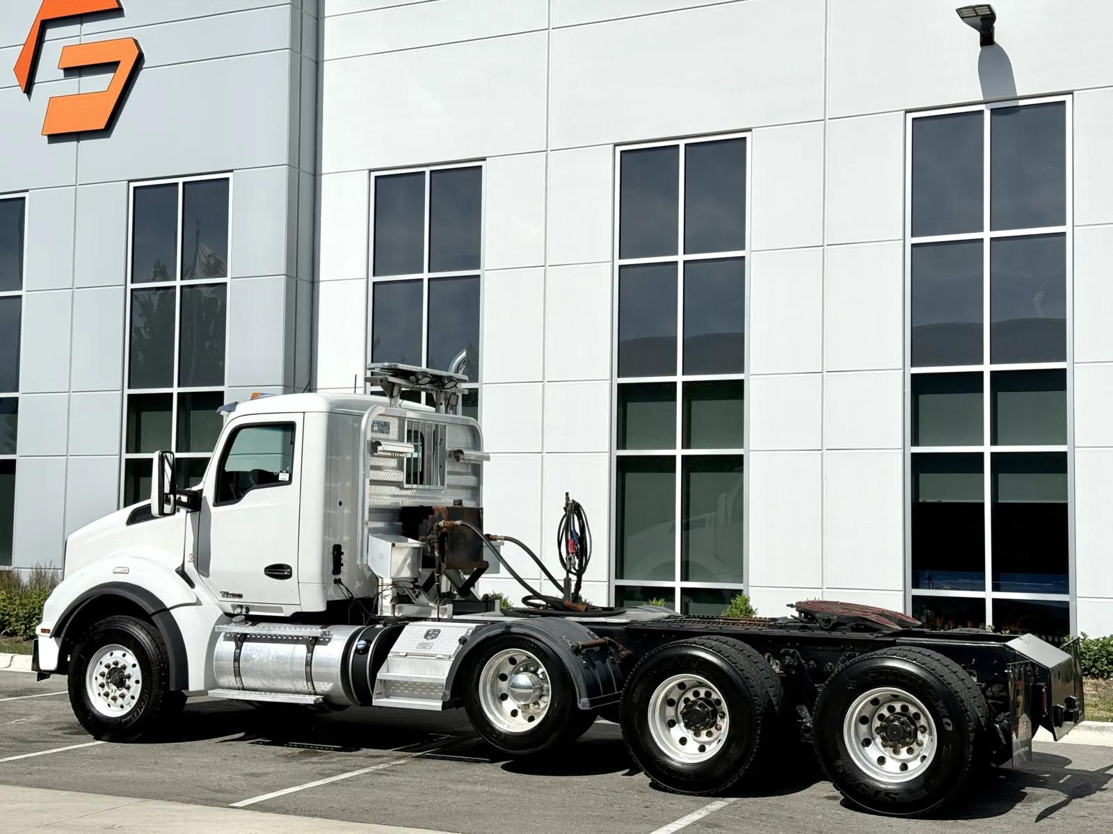 2015 Kenworth T880 in New Lenox, IL — photo 6