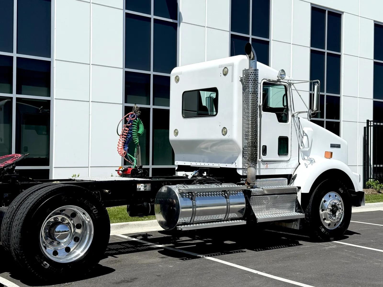 2020 Kenworth T800 in New Lenox, IL — photo 7