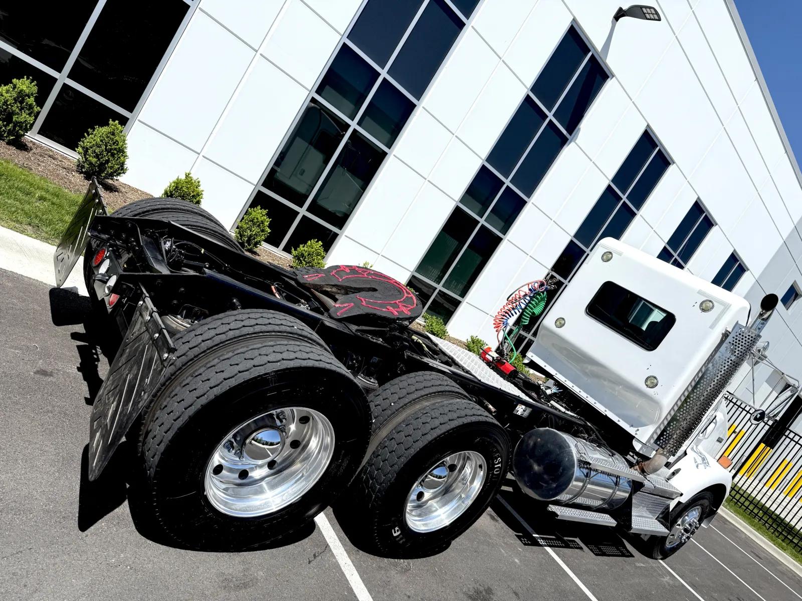2020 Kenworth T800 in New Lenox, IL — photo 11