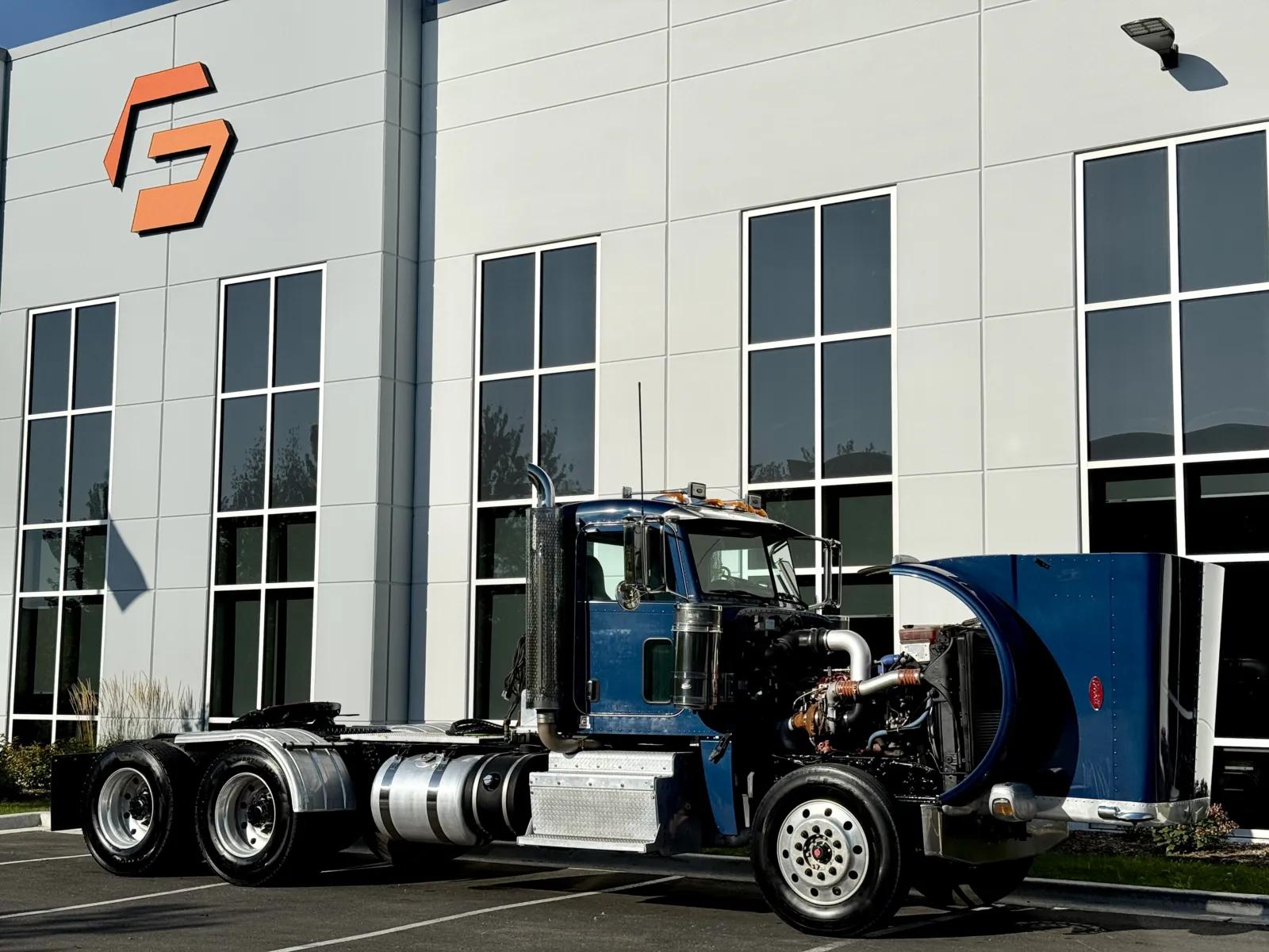 2013 Peterbilt 388 in New Lenox, IL — photo 9