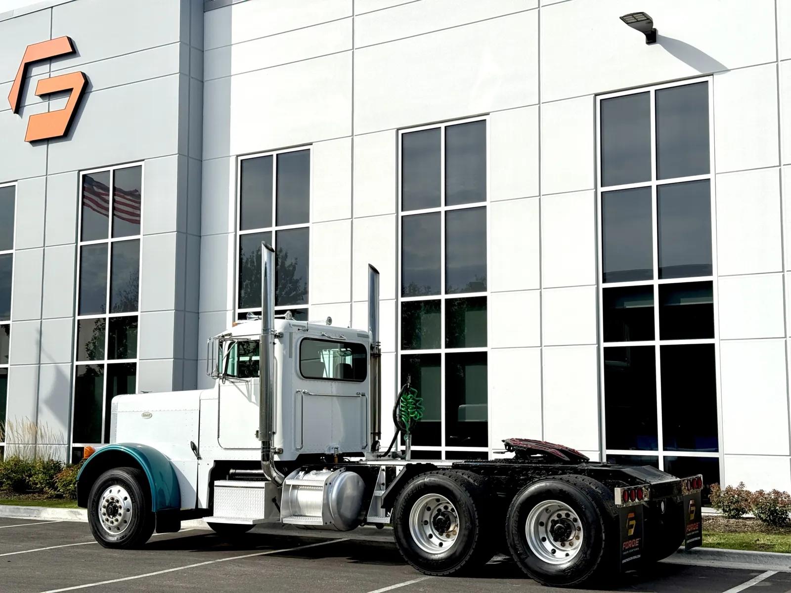 1998 Peterbilt 379 in New Lenox, IL — photo 6