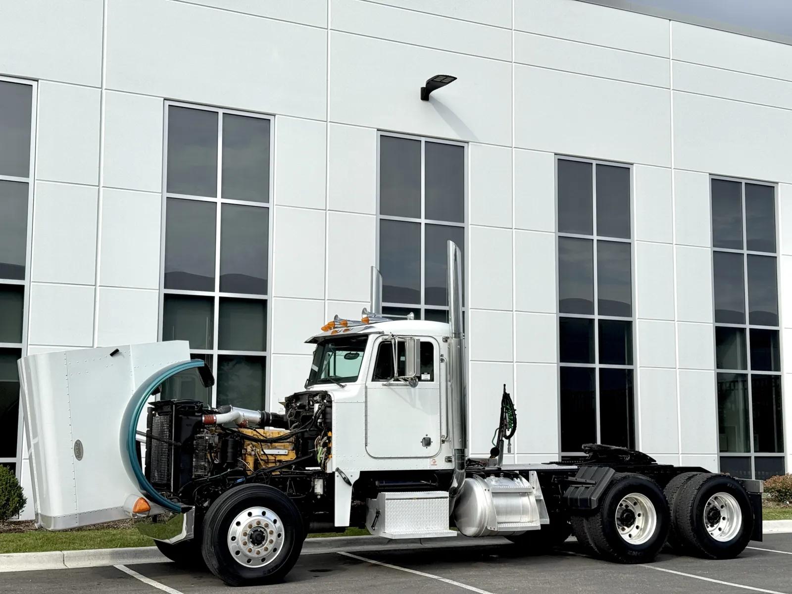 1998 Peterbilt 379 in New Lenox, IL — photo 10