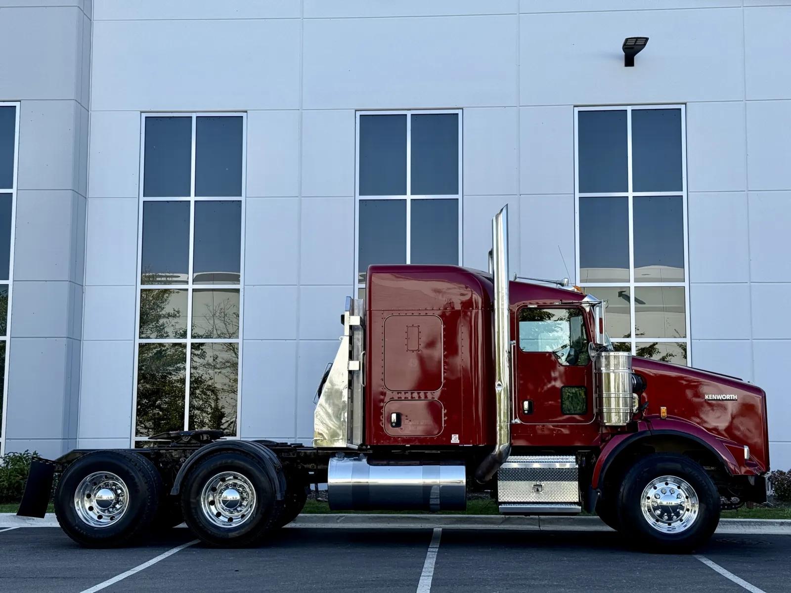 2016 Kenworth T800 in New Lenox, IL — photo 3