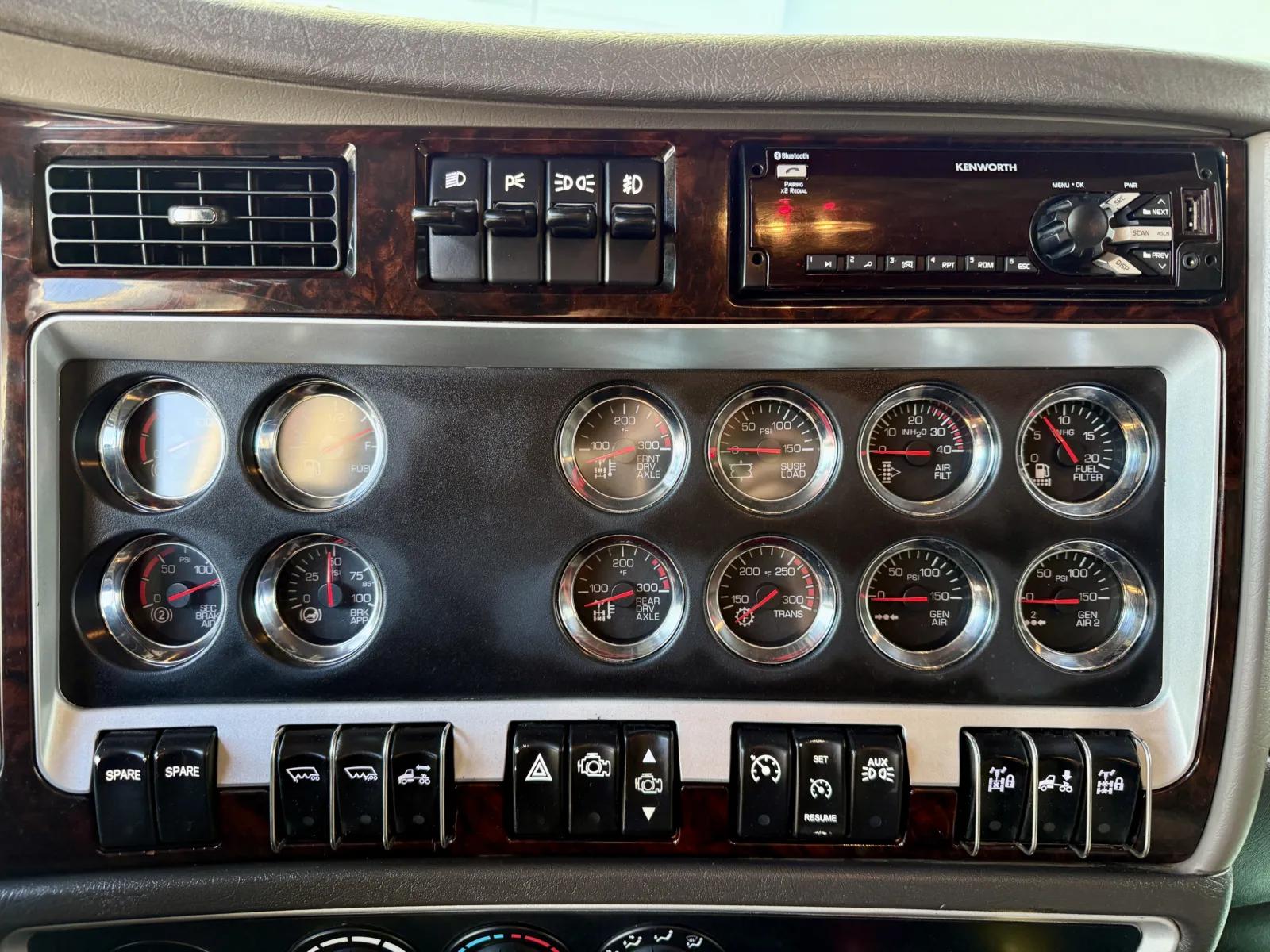 2016 Kenworth T800 in New Lenox, IL — photo 18