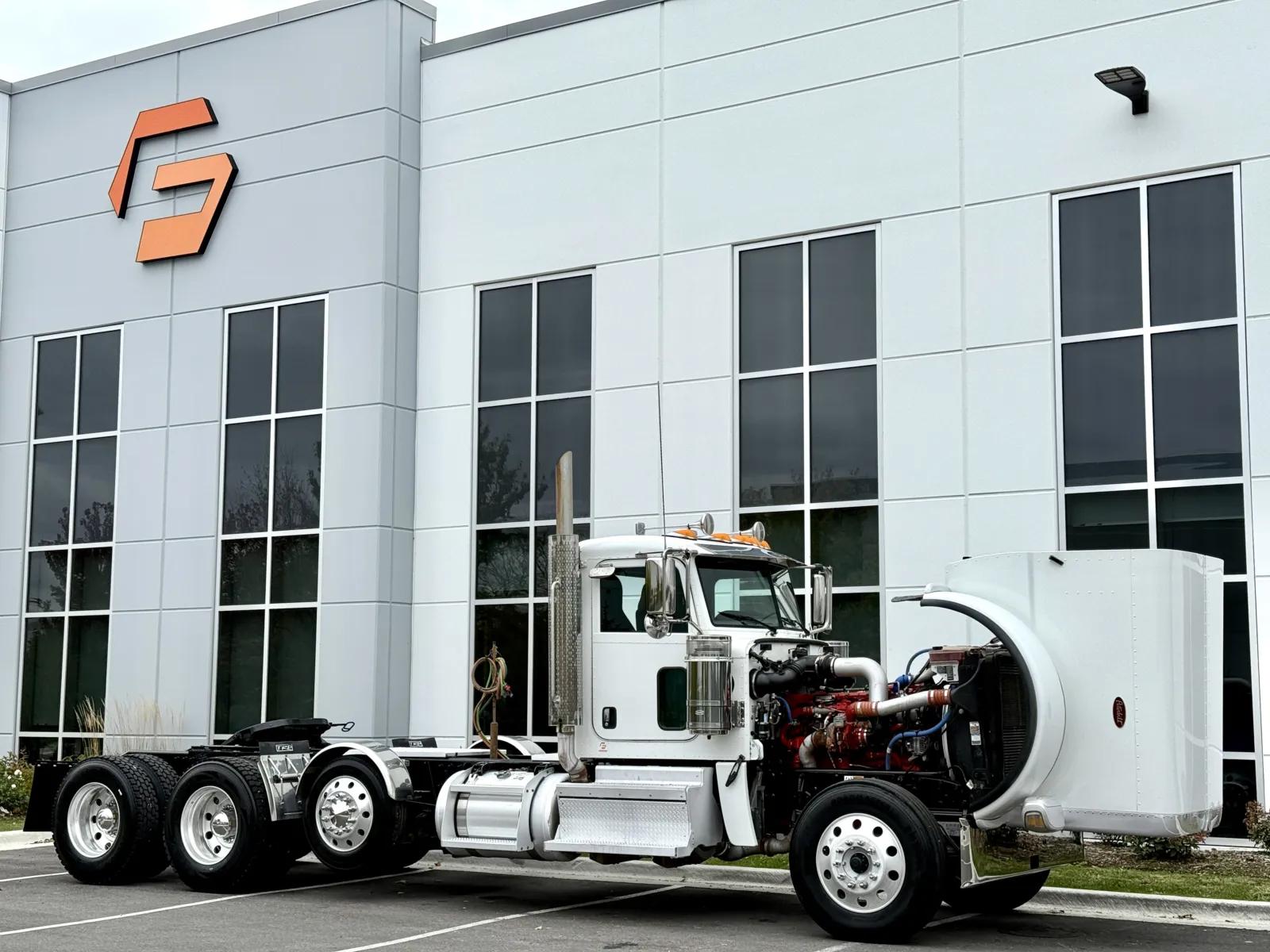 2020 Peterbilt 389 in New Lenox, IL — photo 9