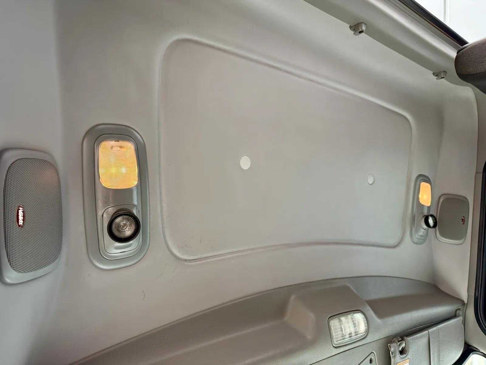 2020 Peterbilt 389 in New Lenox, IL — photo 20