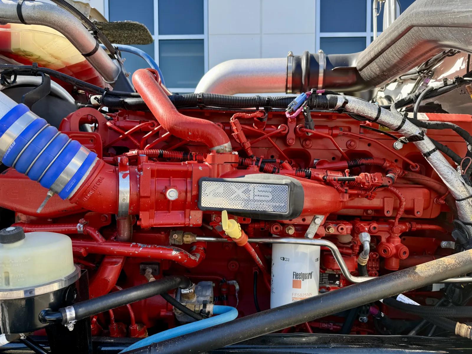 2020 Peterbilt 389 in New Lenox, IL — photo 12