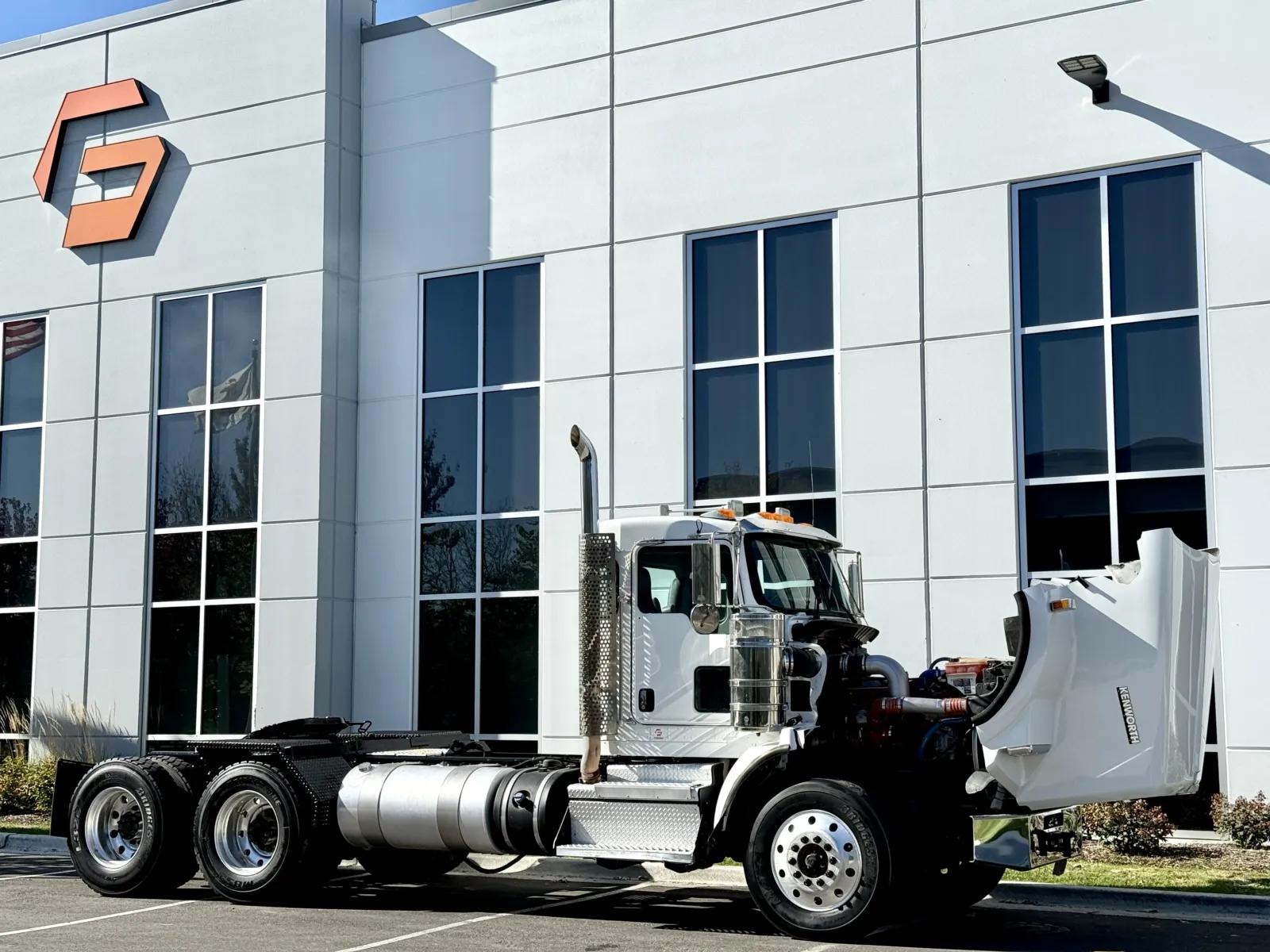 2019 Kenworth T800 in New Lenox, IL — photo 9