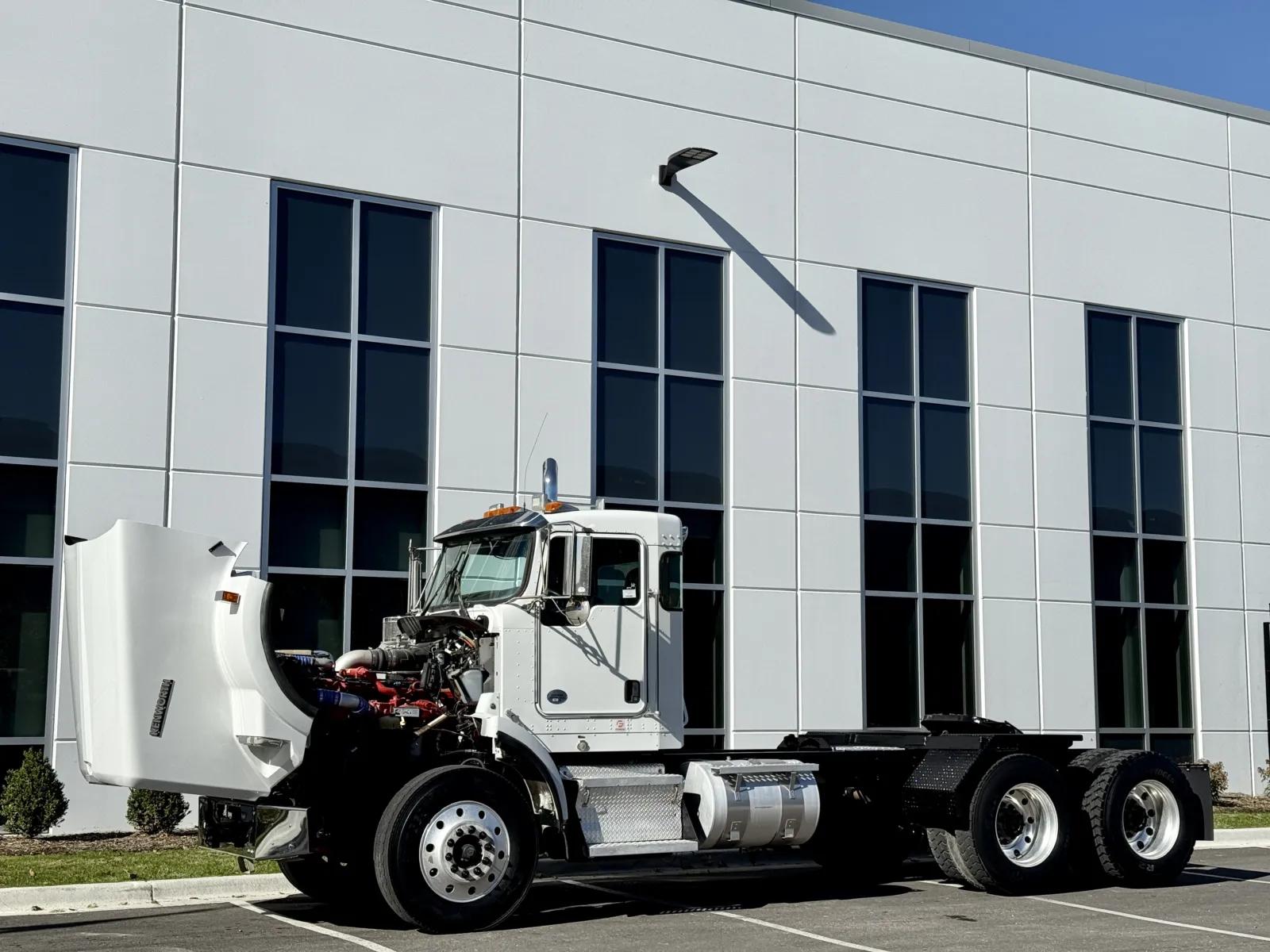 2019 Kenworth T800 in New Lenox, IL — photo 10