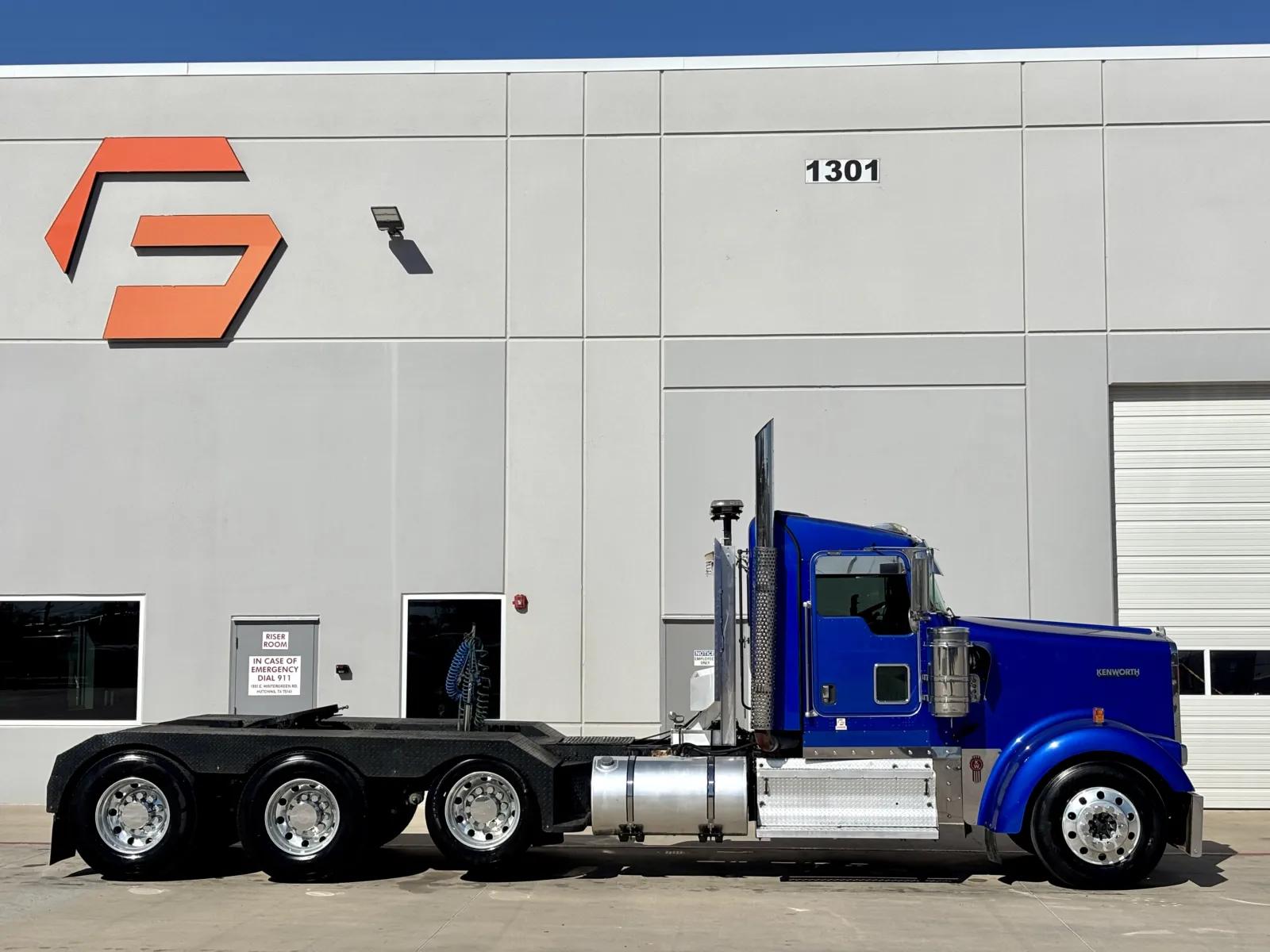 2009 Kenworth W900 in Hutchins, TX — photo 3