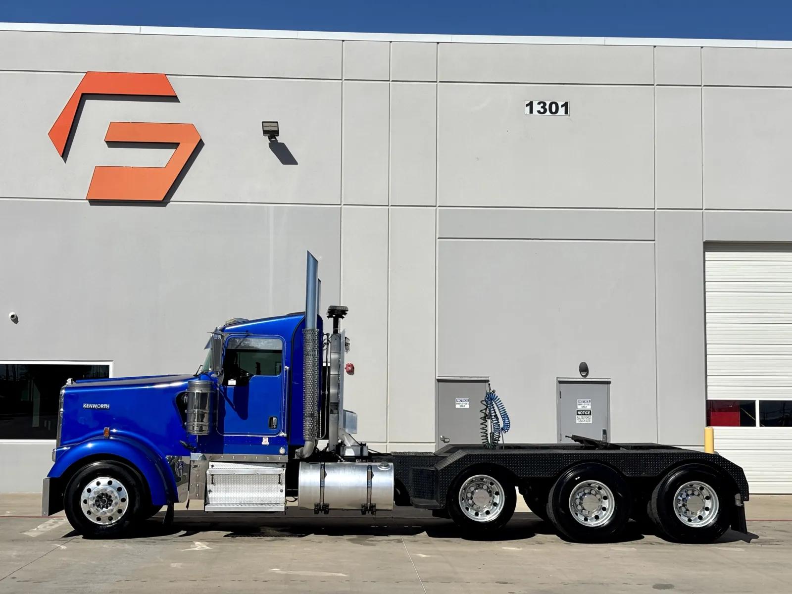 2009 Kenworth W900 in Hutchins, TX — photo 4