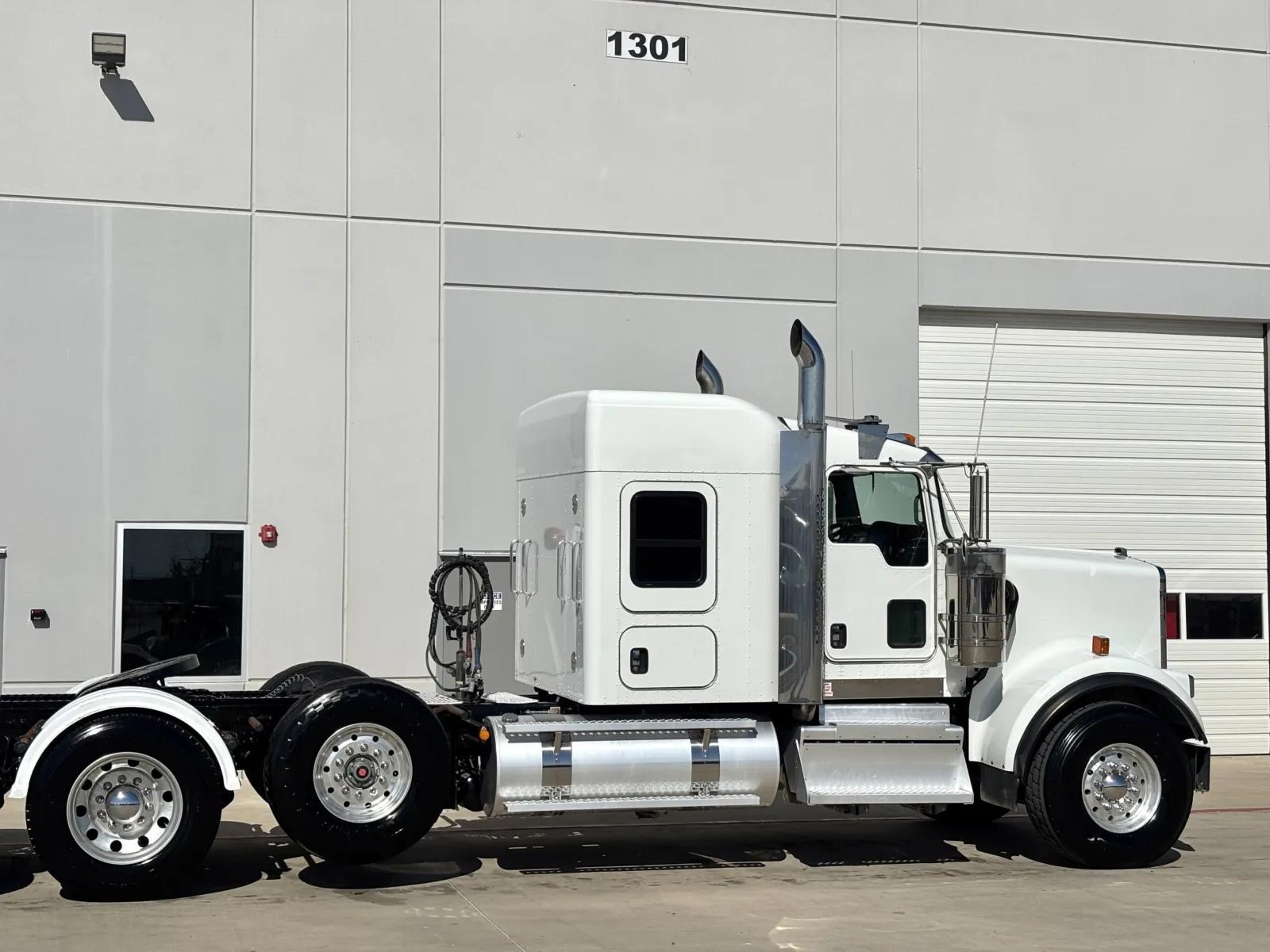 2022 Kenworth W900 in Hutchins, TX — photo 7