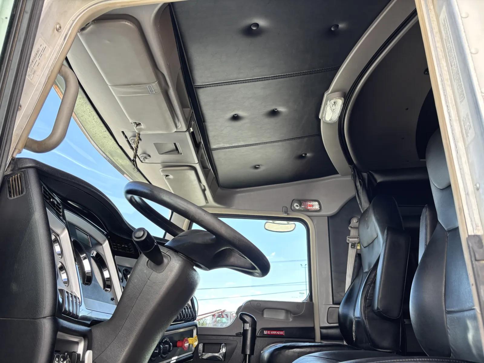 2022 Kenworth W900 in Hutchins, TX — photo 14