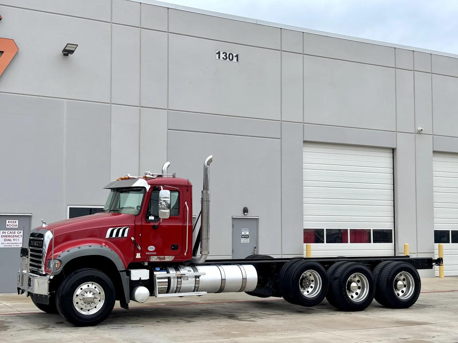 2023 Mack Granite in Hutchins, TX — photo 2