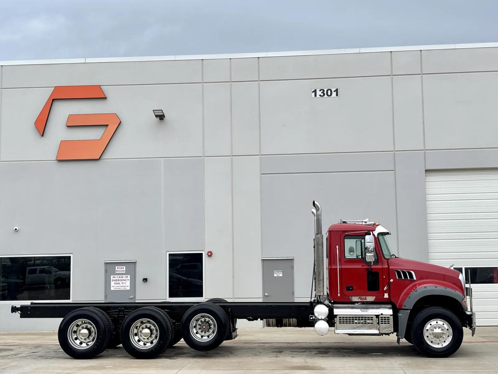 2023 Mack Granite in Hutchins, TX — photo 3