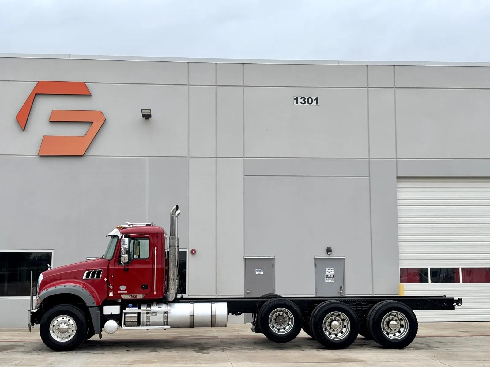 2023 Mack Granite in Hutchins, TX — photo 4