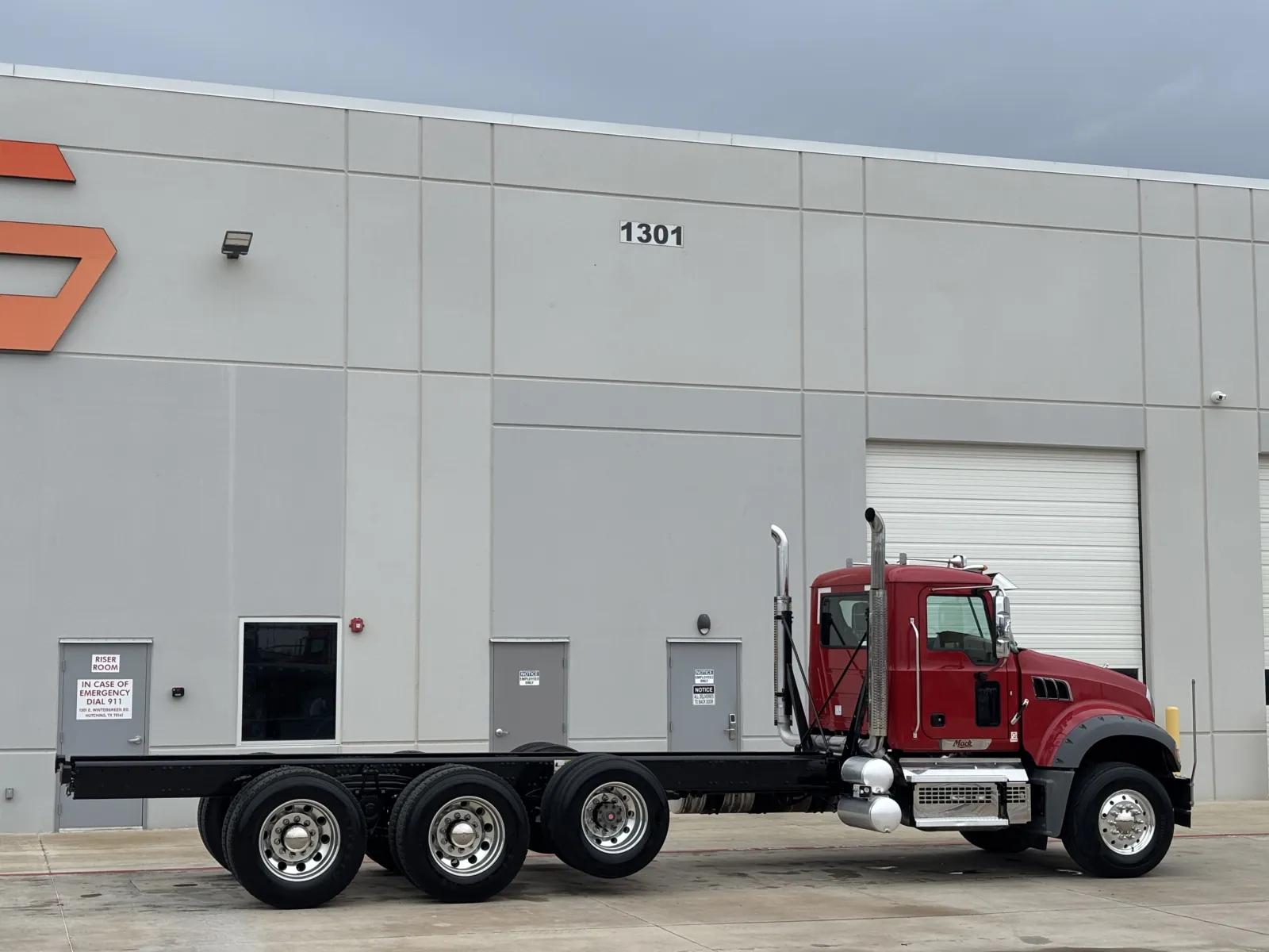 2023 Mack Granite in Hutchins, TX — photo 5