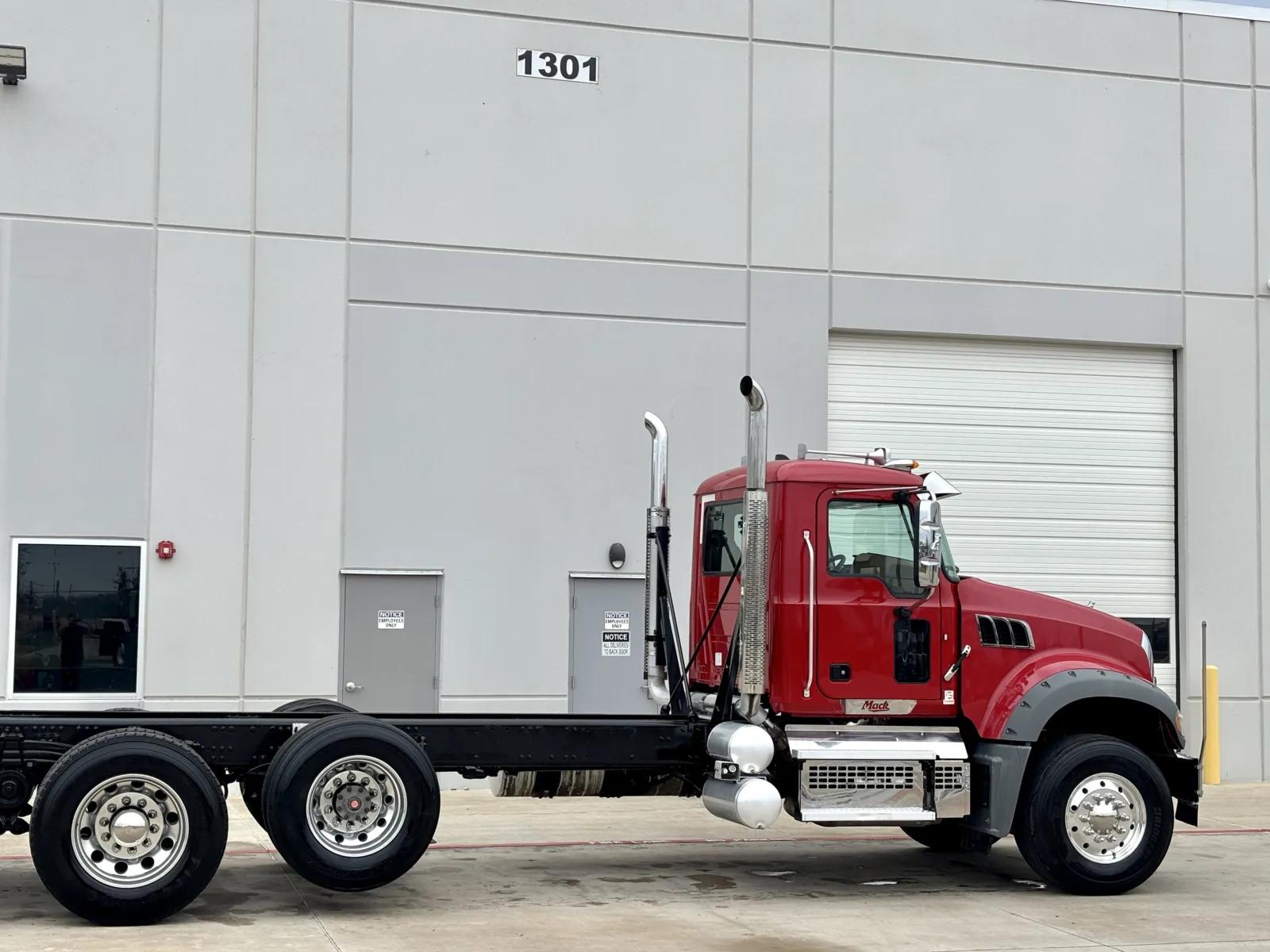 2023 Mack Granite in Hutchins, TX — photo 7