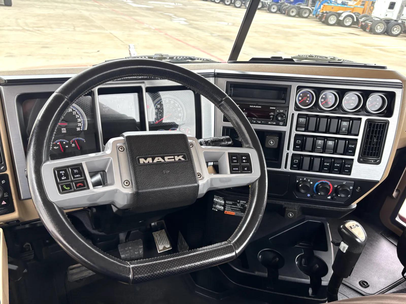 2023 Mack Granite in Hutchins, TX — photo 16