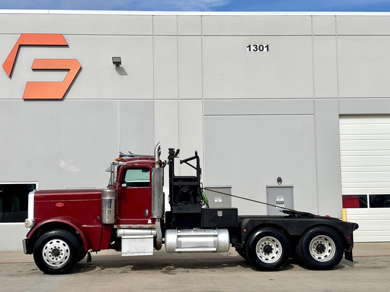 2008 Peterbilt 389 in Hutchins, TX — photo 4