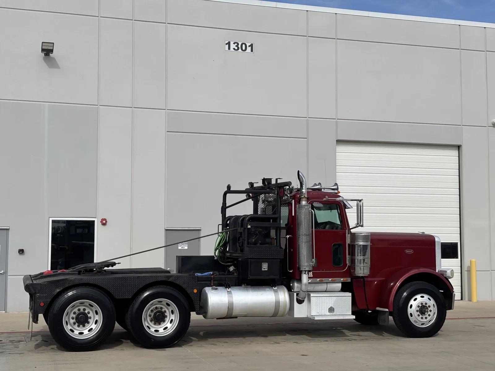 2008 Peterbilt 389 in Hutchins, TX — photo 5