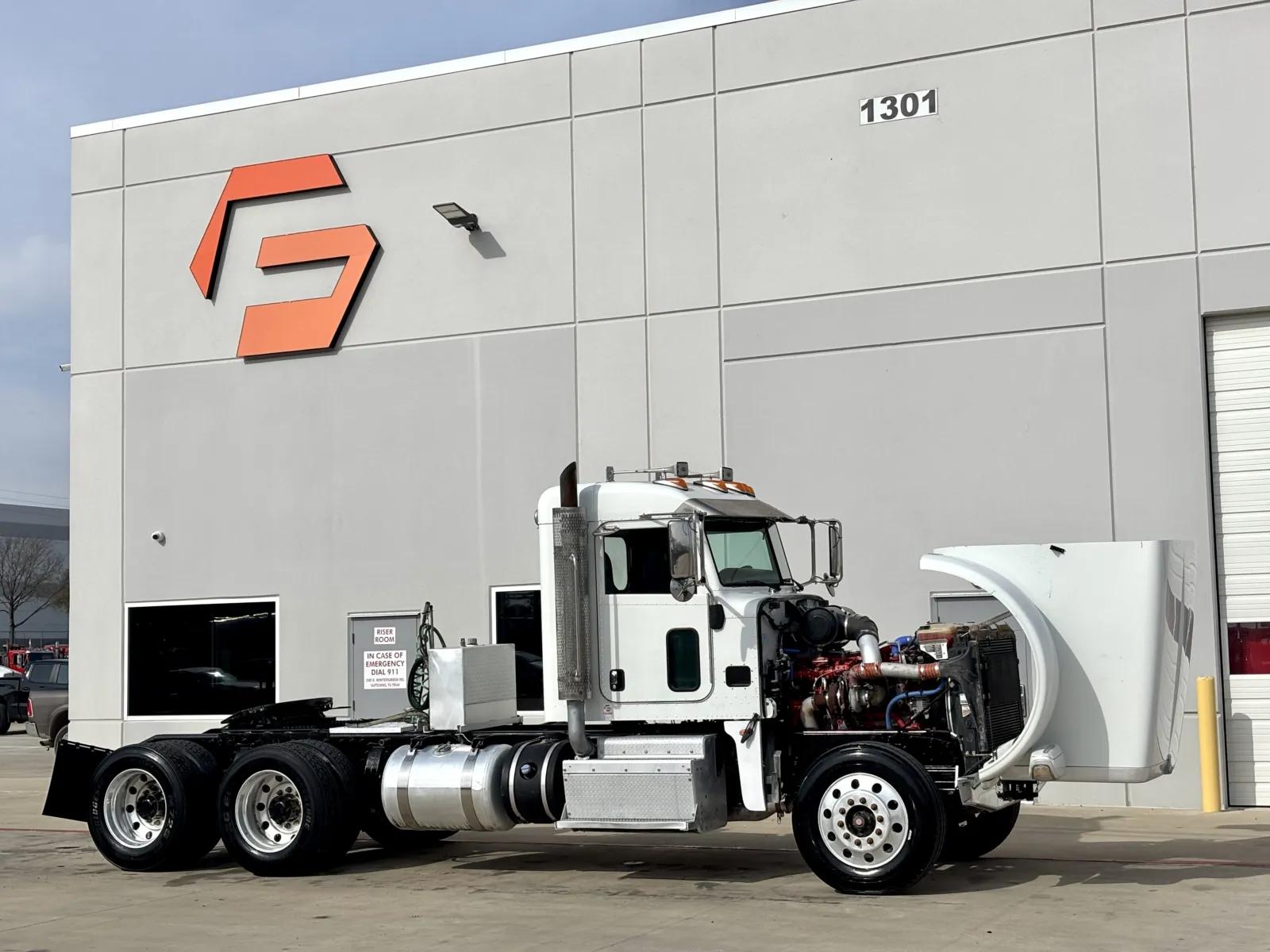 2015 Peterbilt 367 in Hutchins, TX — photo 9