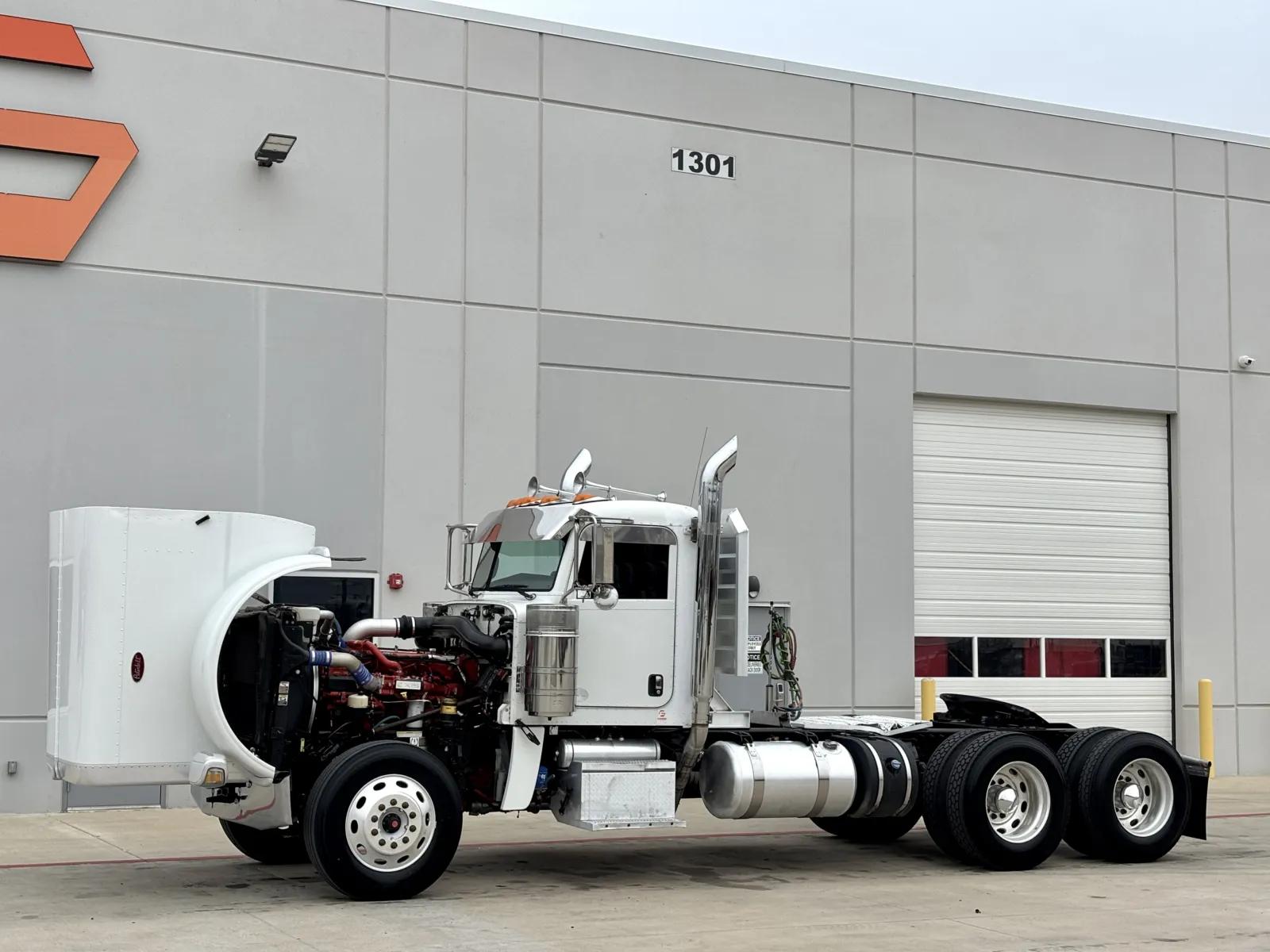 2021 Peterbilt 389 in Hutchins, TX — photo 10