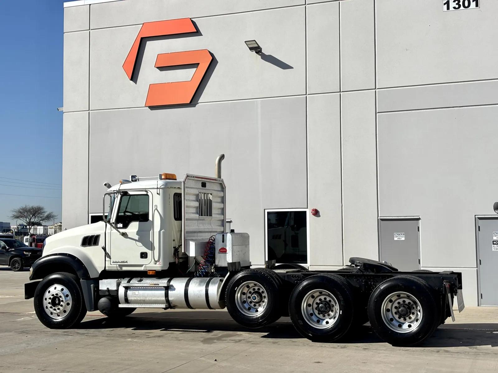 2010 Mack Granite in Hutchins, TX — photo 6