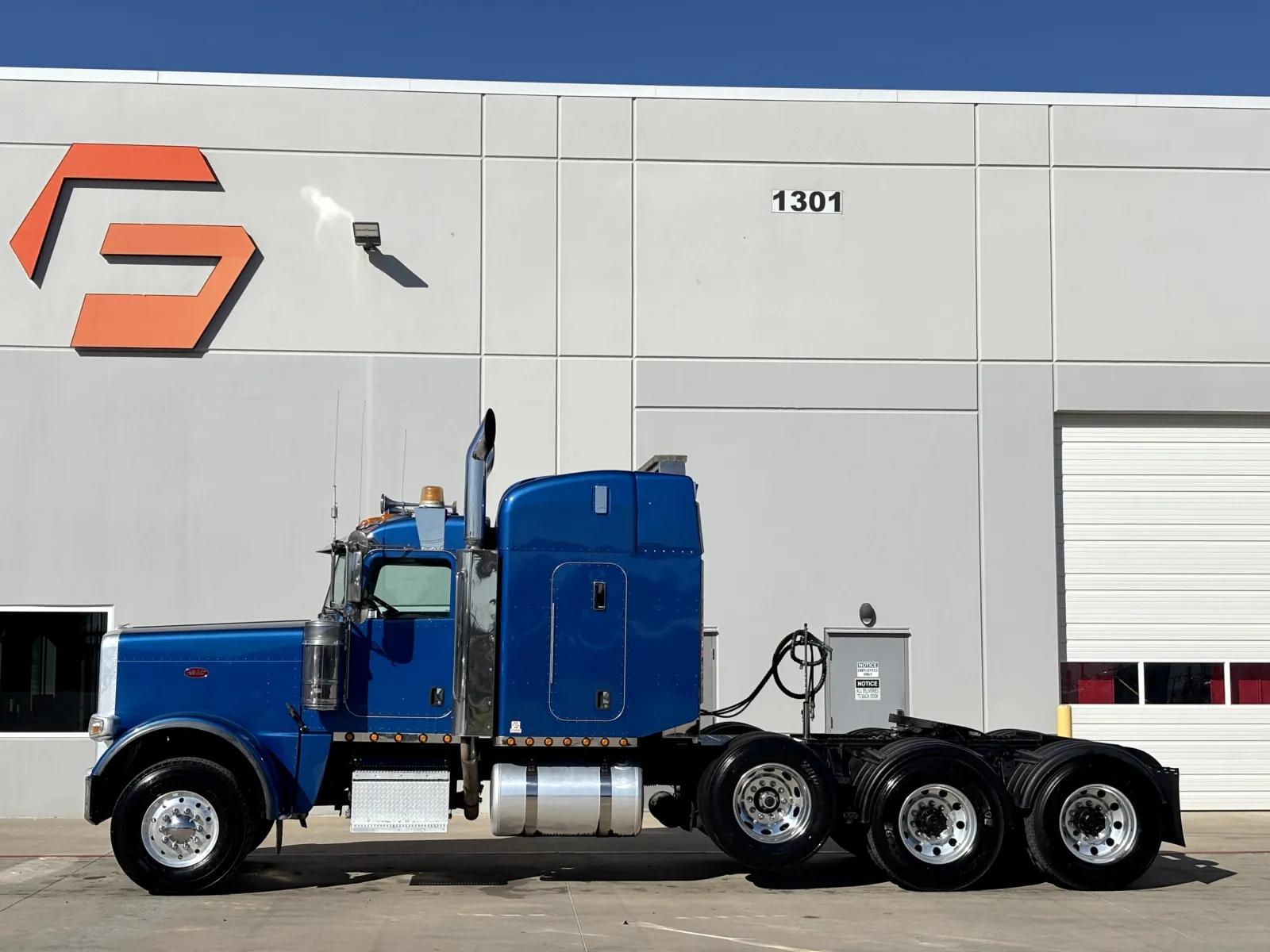 2018 Peterbilt 389 in Hutchins, TX — photo 4