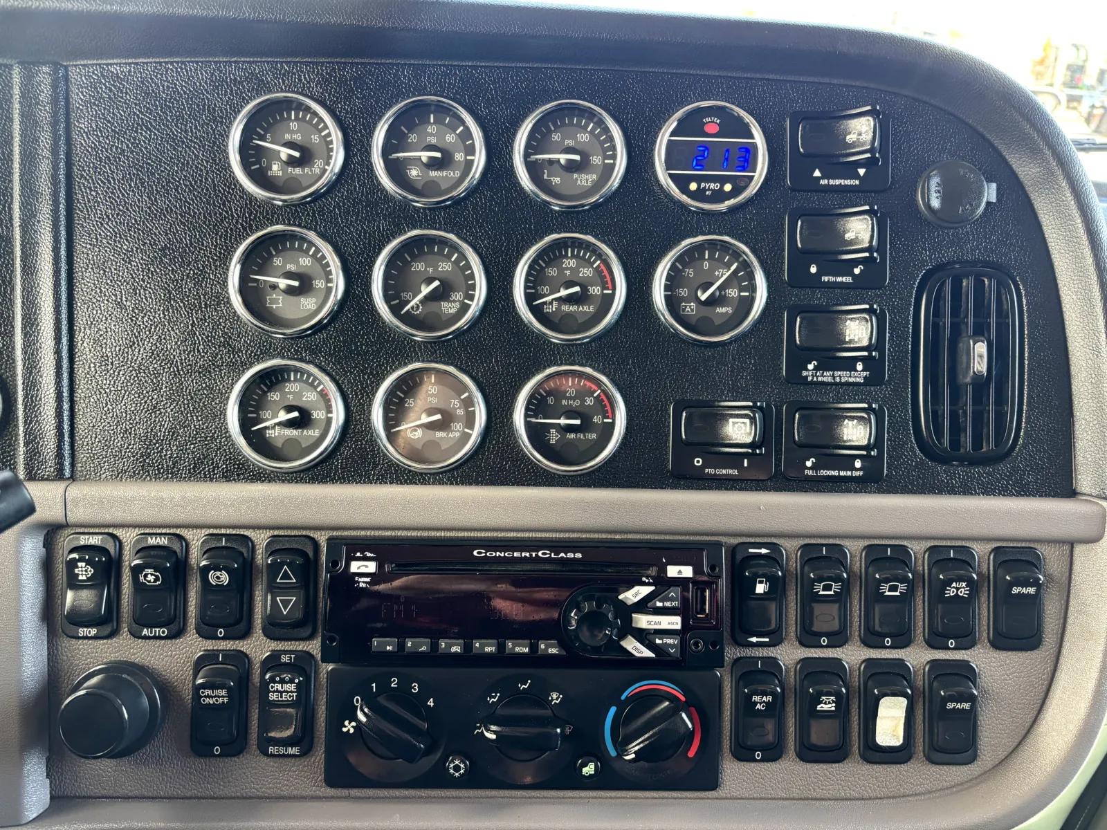 2018 Peterbilt 389 in Hutchins, TX — photo 18