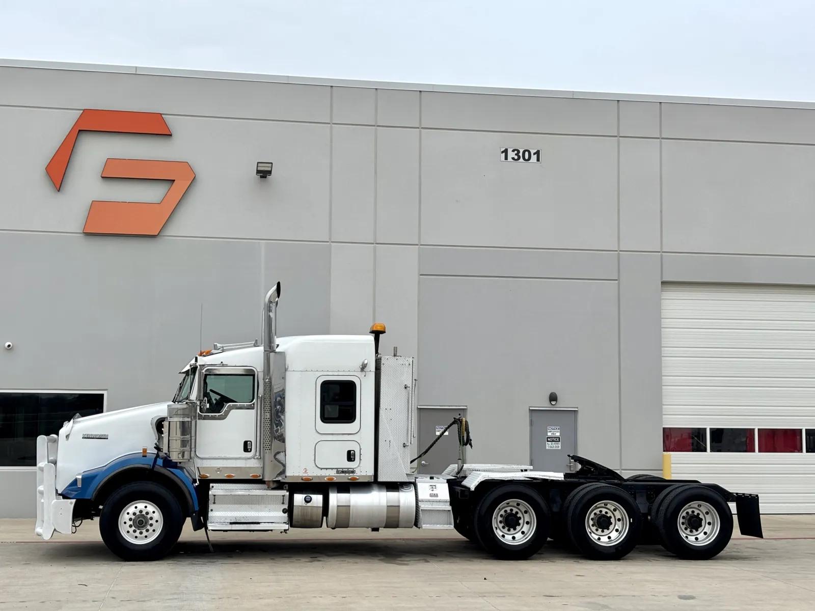 2014 Kenworth T800 in Hutchins, TX — photo 4