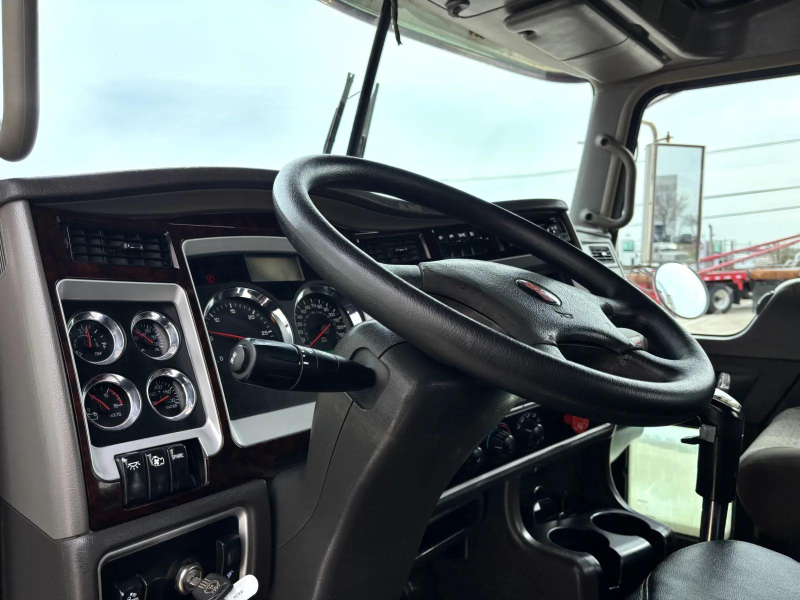 2020 Kenworth T800 in Hutchins, TX — photo 15