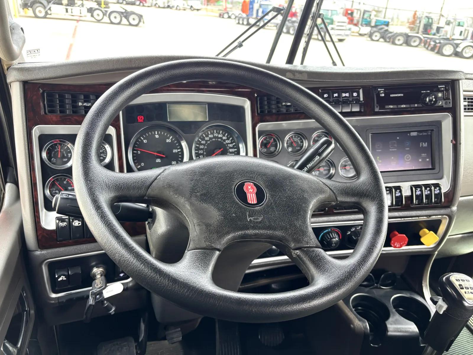 2020 Kenworth T800 in Hutchins, TX — photo 16