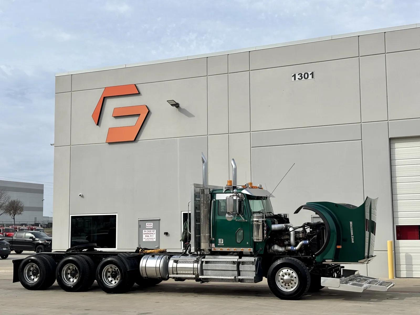 2022 Western Star 4900 in Hutchins, TX — photo 9