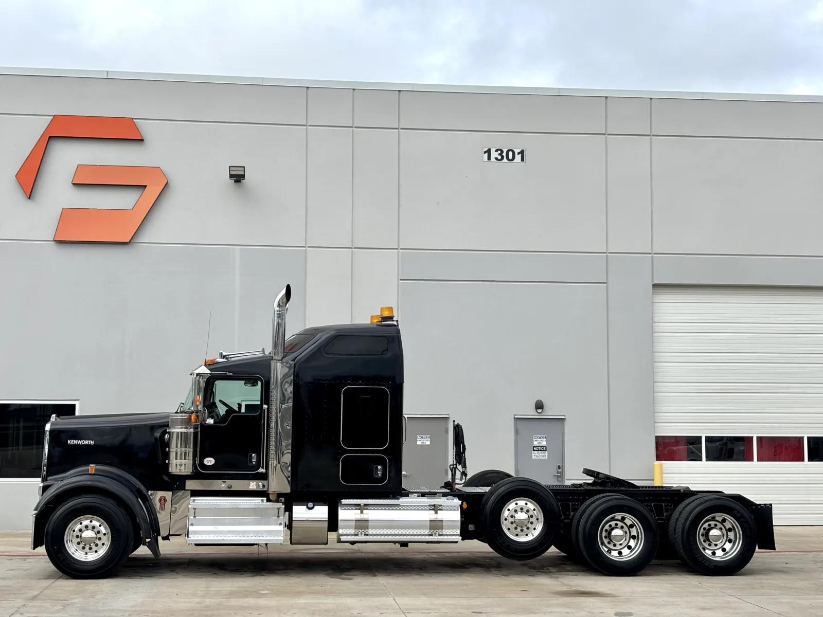 2022 Kenworth W900 in Hutchins, TX — photo 4
