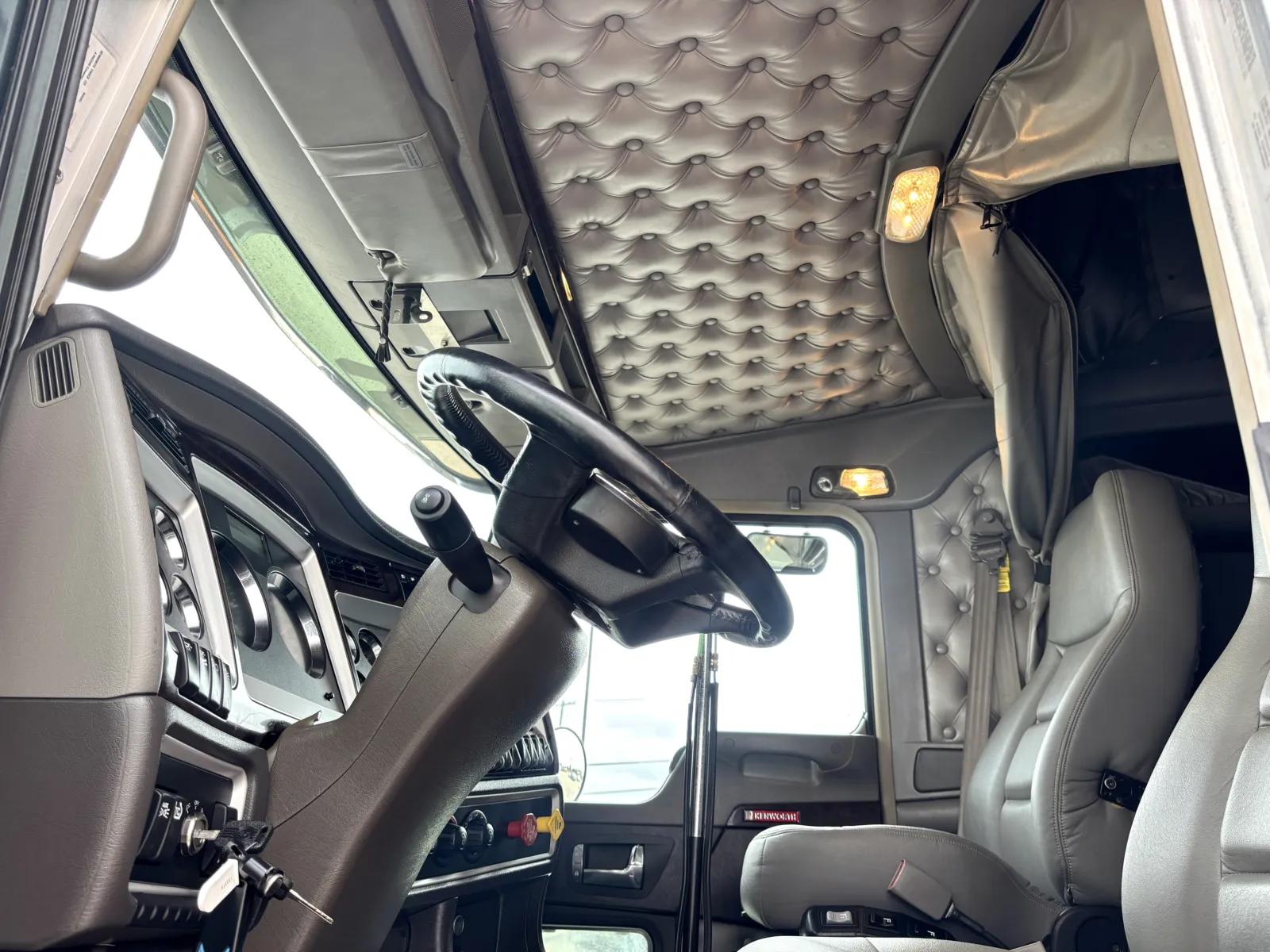 2022 Kenworth W900 in Hutchins, TX — photo 14