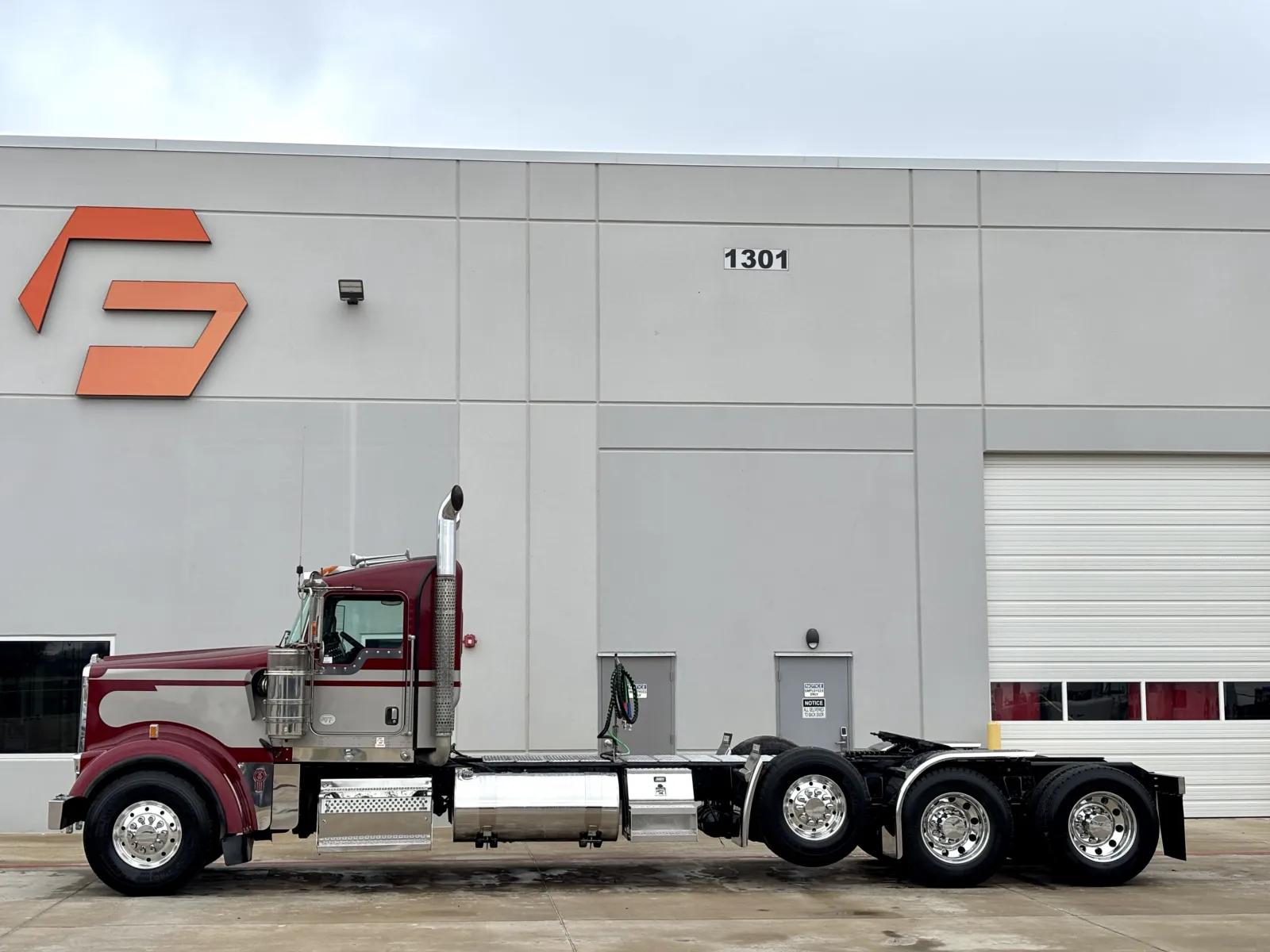 2018 Kenworth W900 in Hutchins, TX — photo 4