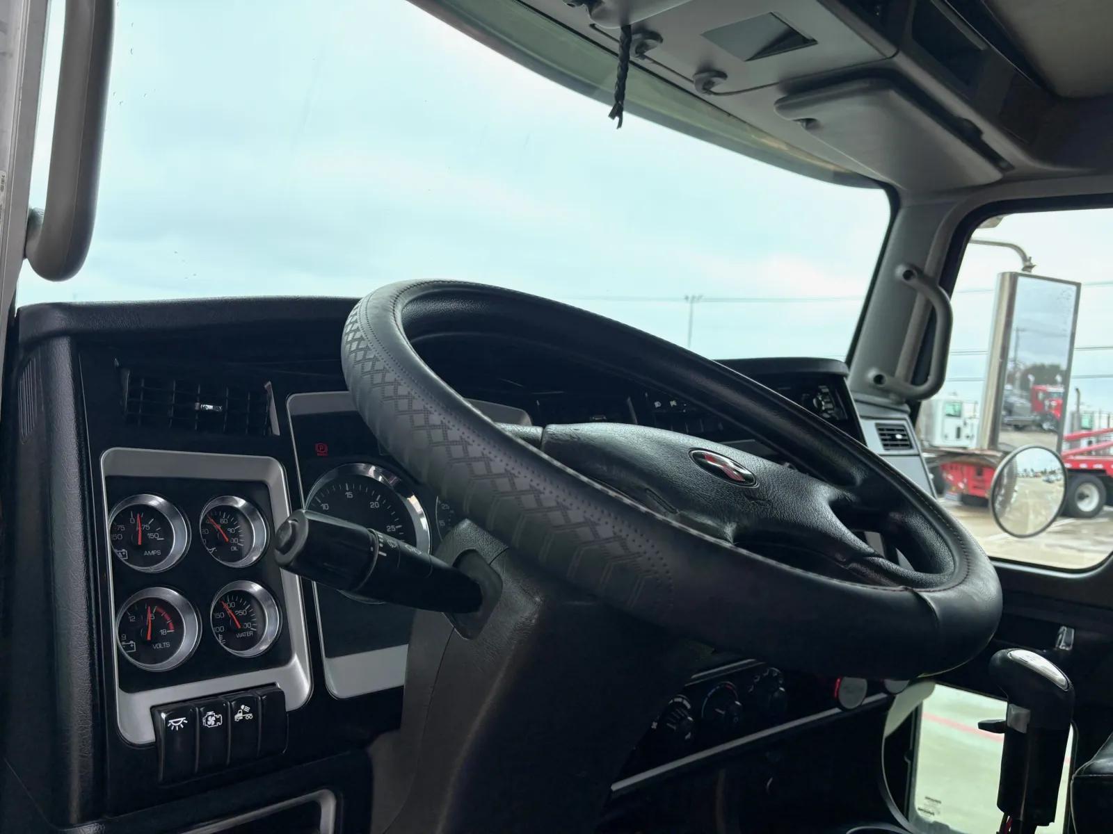 2018 Kenworth W900 in Hutchins, TX — photo 15