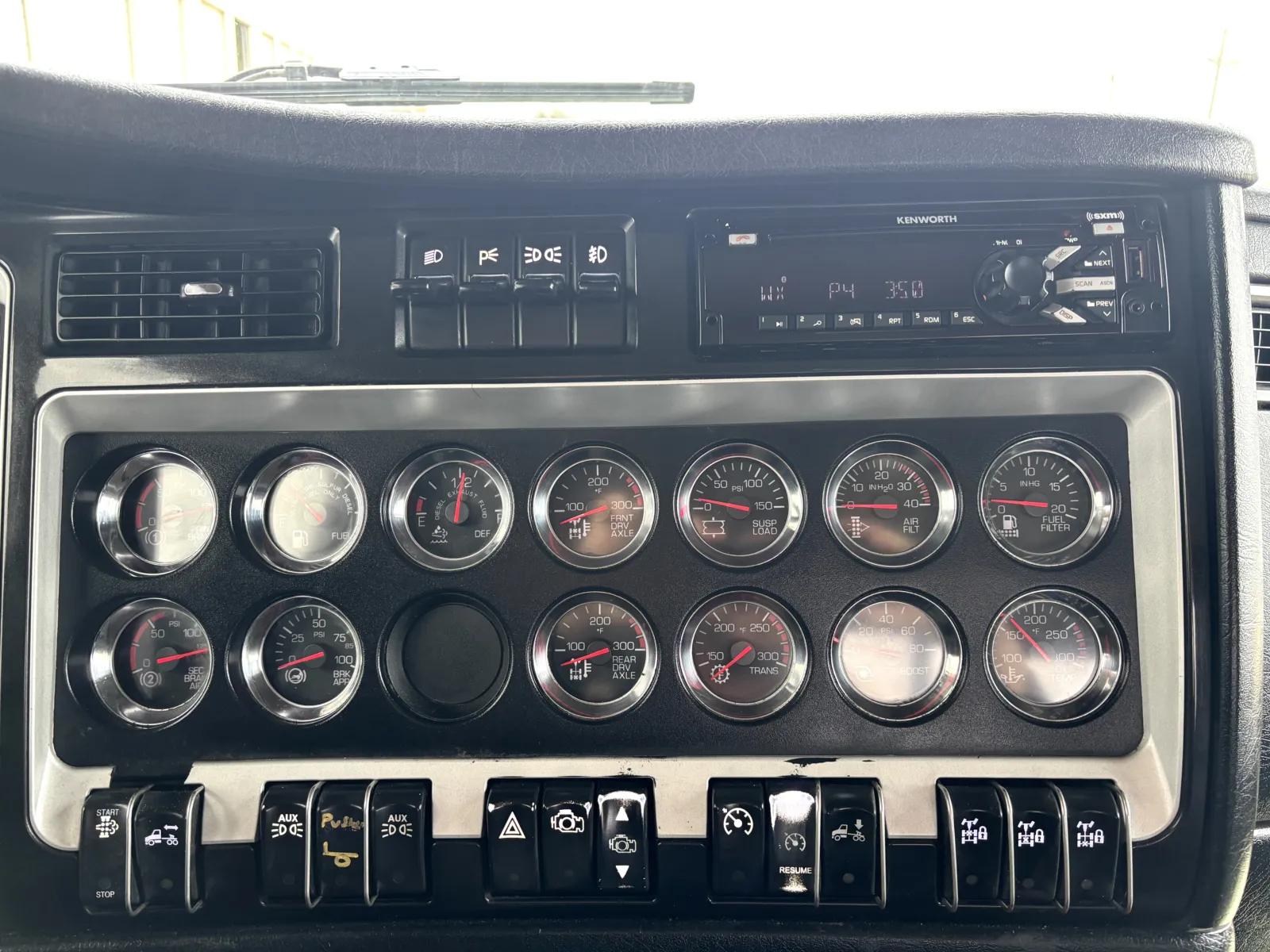 2018 Kenworth W900 in Hutchins, TX — photo 18