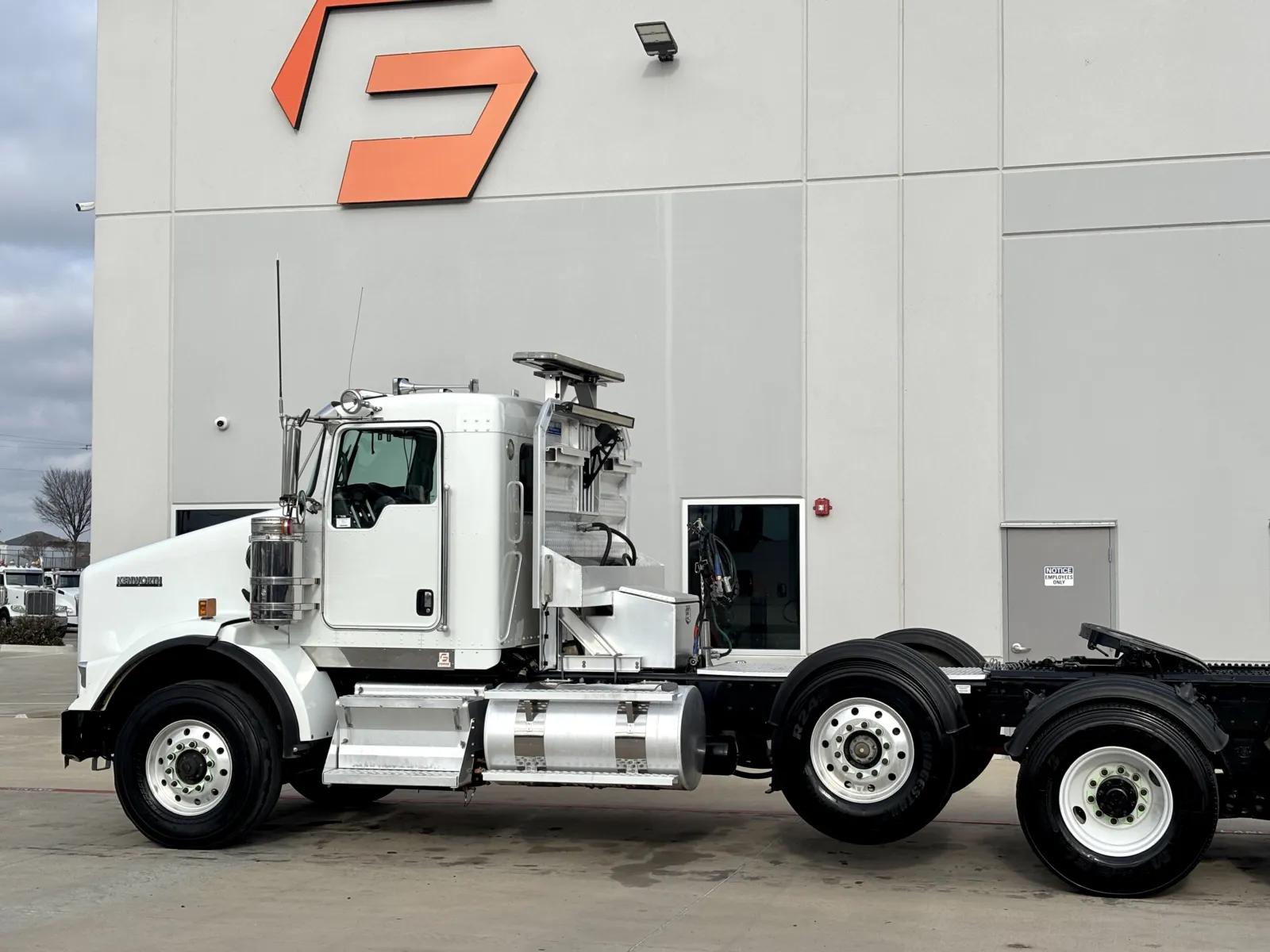 2017 Kenworth T800 in Hutchins, TX — photo 8