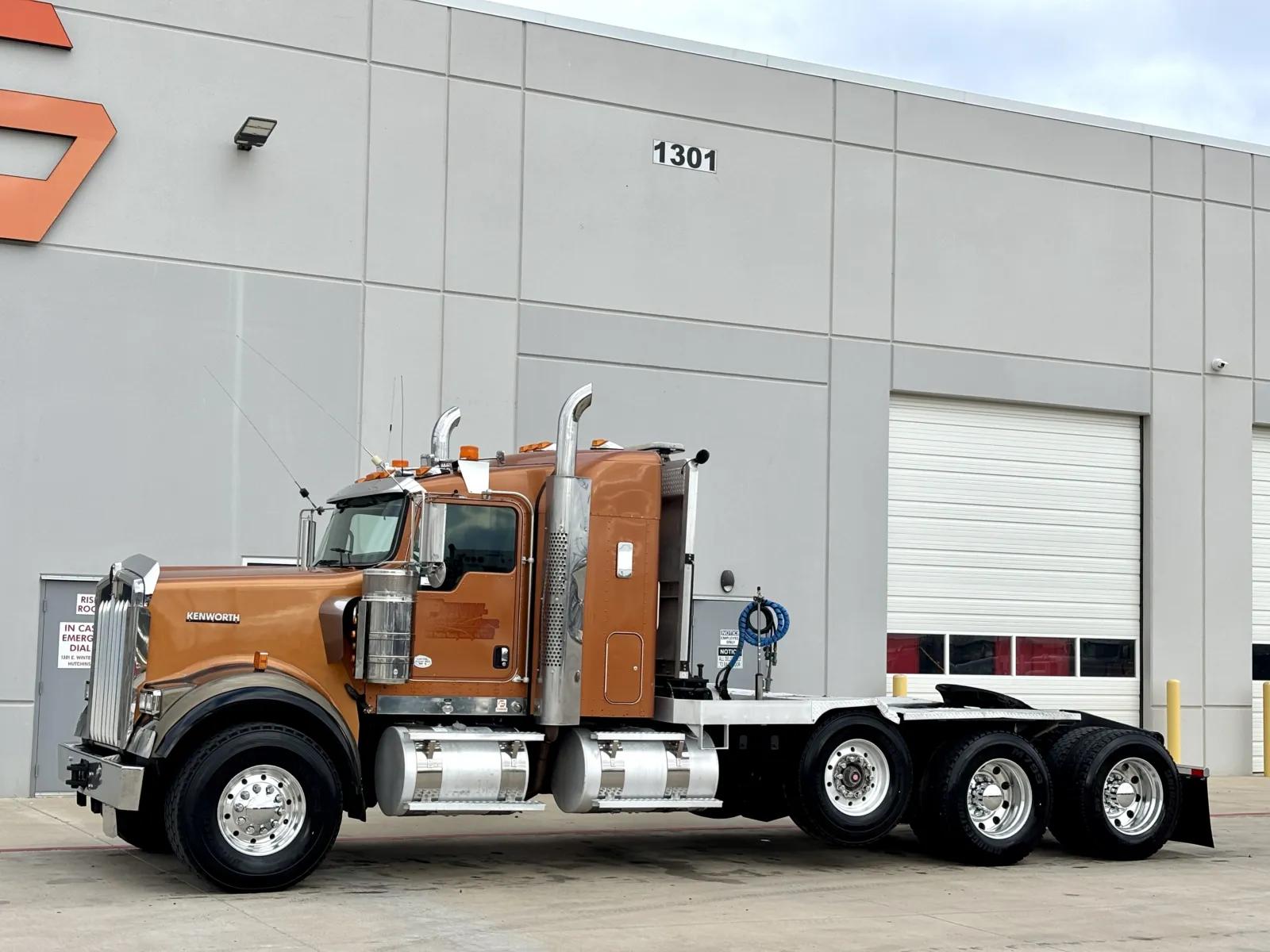 2012 Kenworth W900 in Hutchins, TX — photo 2
