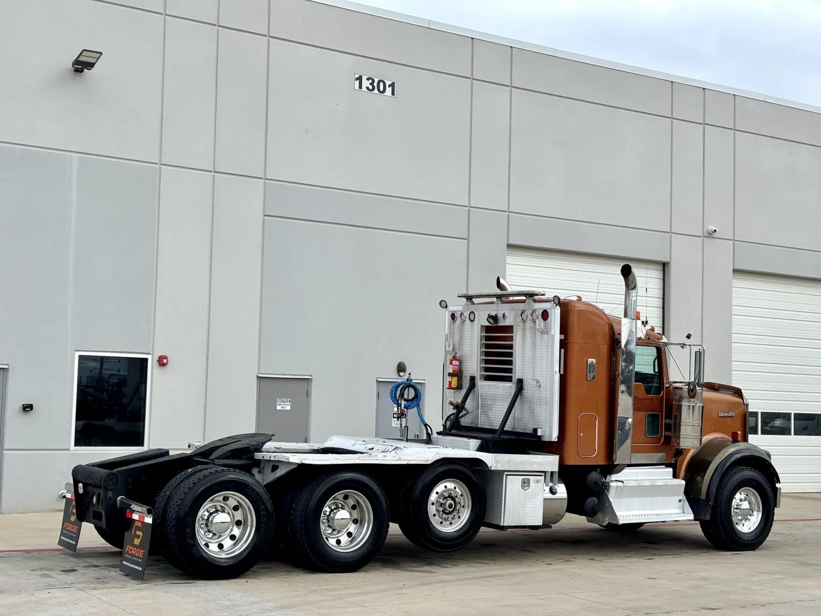 2012 Kenworth W900 in Hutchins, TX — photo 5