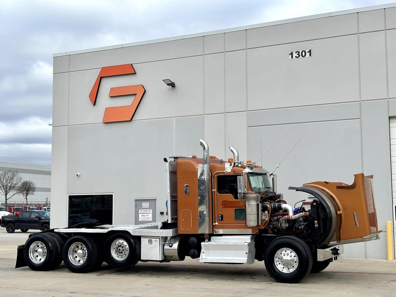 2012 Kenworth W900 in Hutchins, TX — photo 9