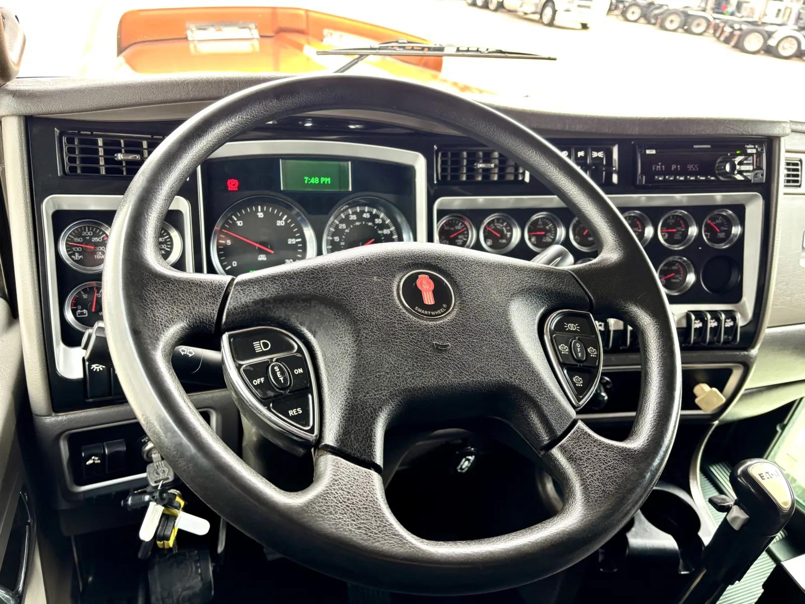 2012 Kenworth W900 in Hutchins, TX — photo 16