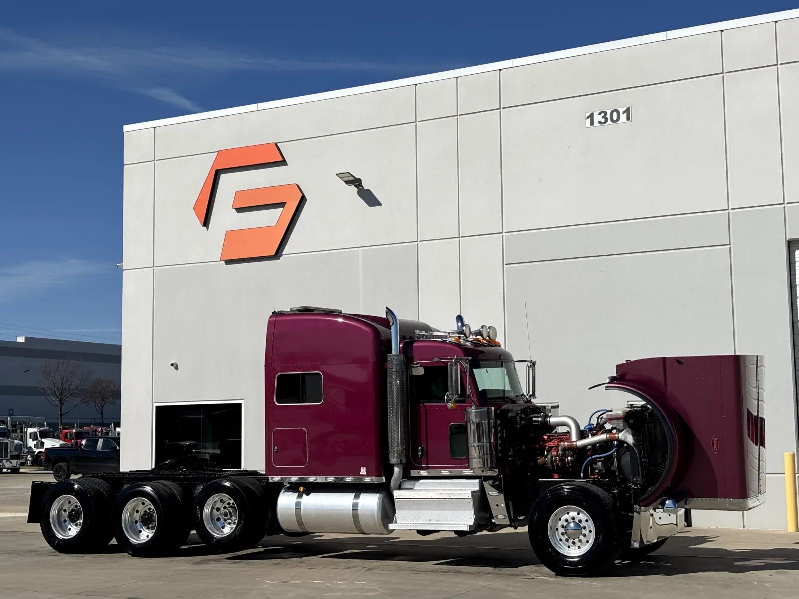 2024 Peterbilt 389 in Hutchins, TX — photo 9