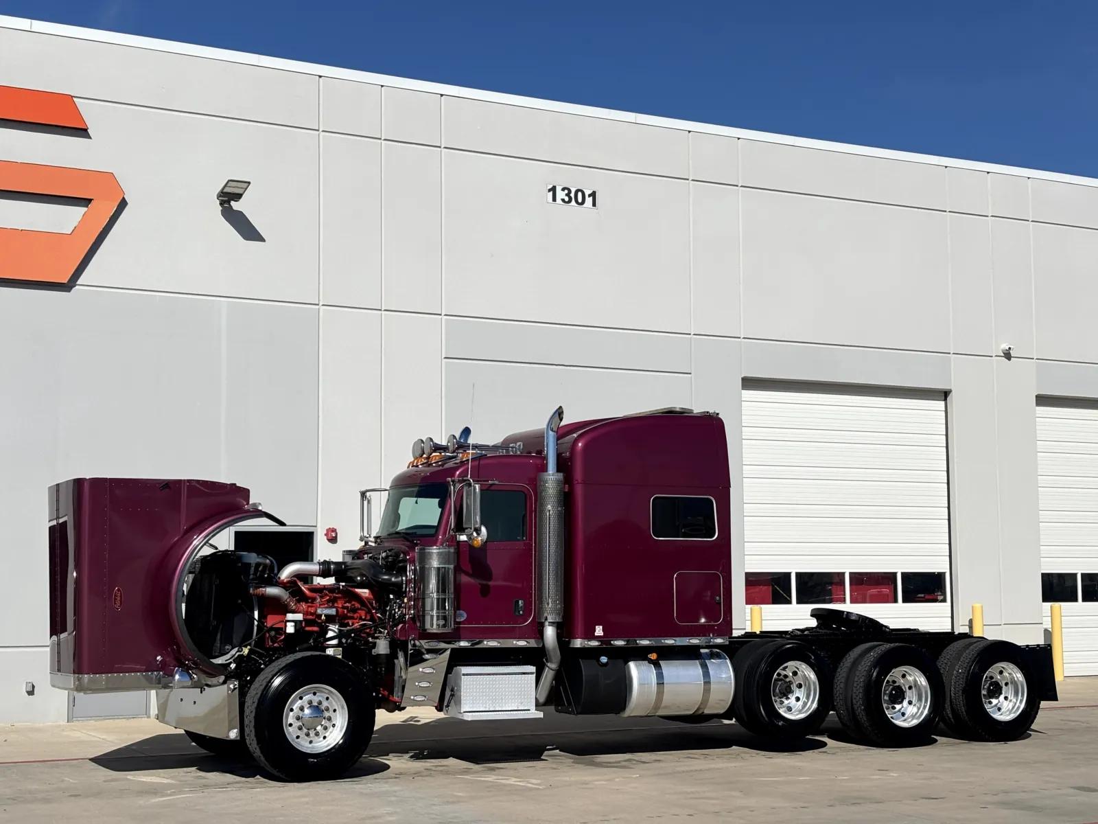2024 Peterbilt 389 in Hutchins, TX — photo 10