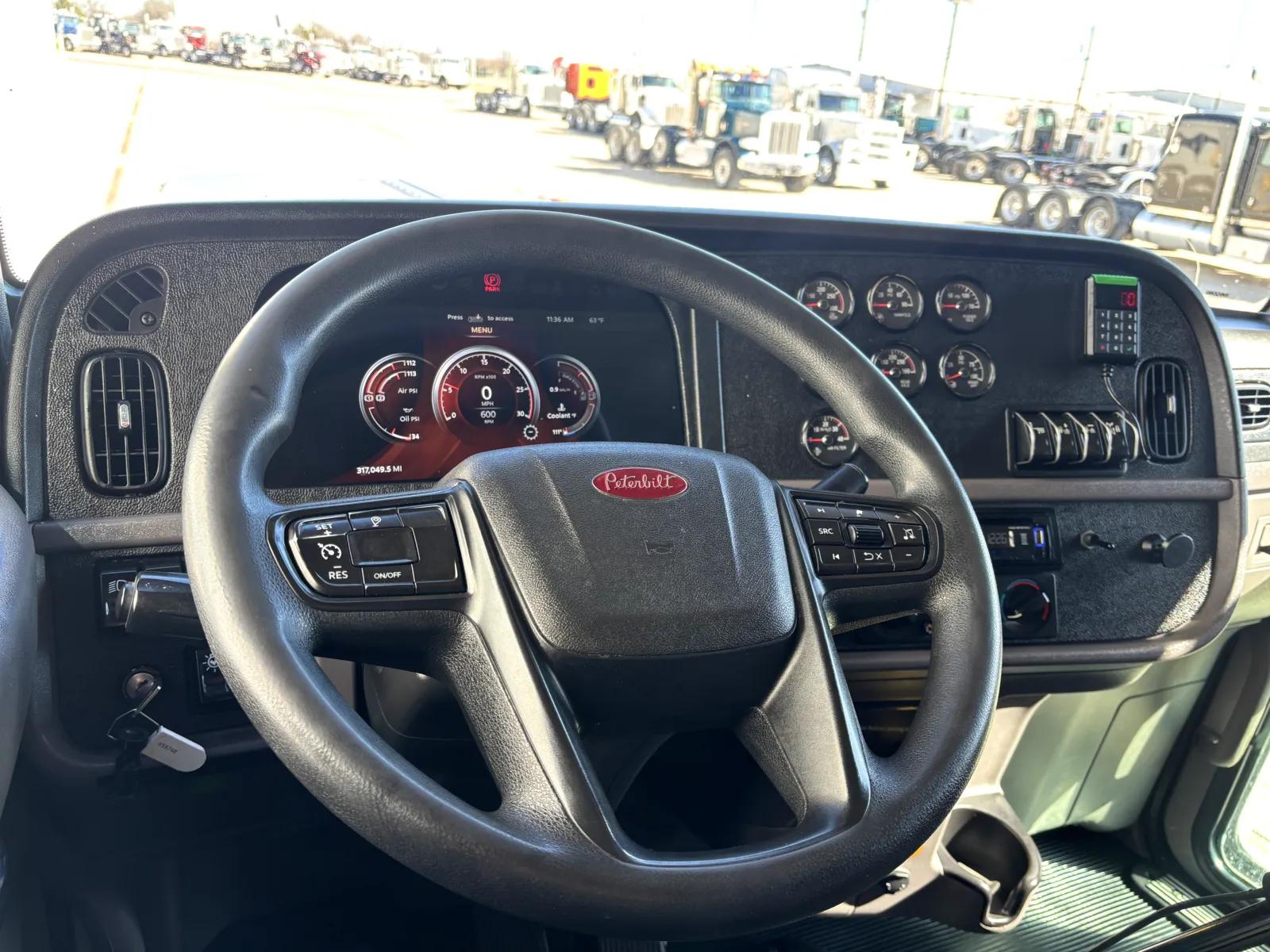 2024 Peterbilt 389 in Hutchins, TX — photo 16