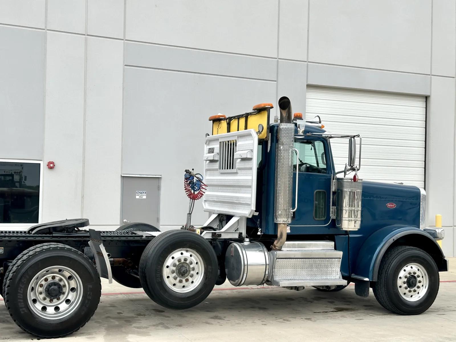 2022 Peterbilt 389 in Hutchins, TX — photo 7