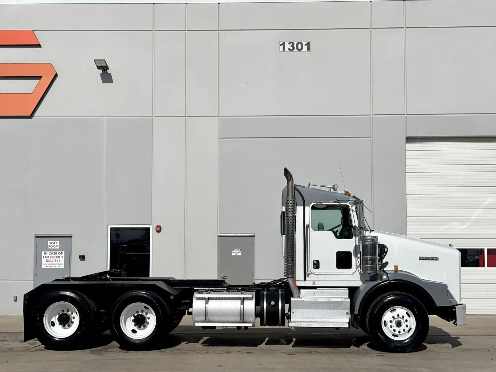 2012 Kenworth T800 in Hutchins, TX — photo 3